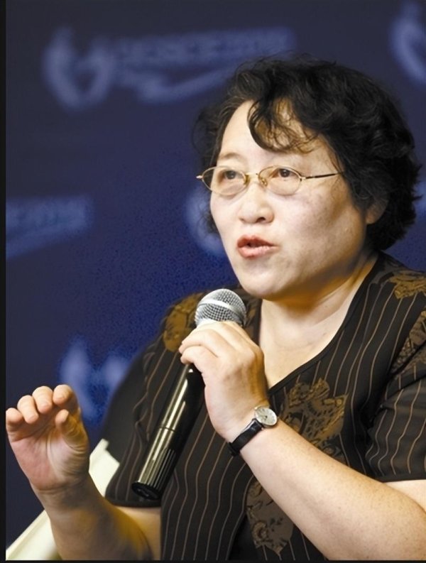 在线股票炒股配资 十年前贵州年轻县长硬刚王健林，要求留下5亿利润，现在如何了？